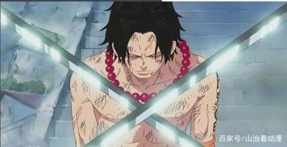 海贼王：顶上战争中为何有人认为卡普战国联手都打不赢黑胡子？