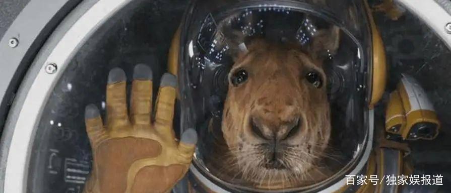 《独行月球》：不够喜剧，不够科幻