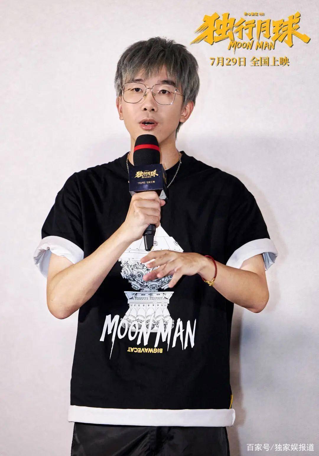 《独行月球》：不够喜剧，不够科幻