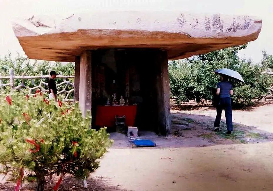 中国也有“巨石阵”？神秘的史前石棚下，先民们究竟想表达什么？