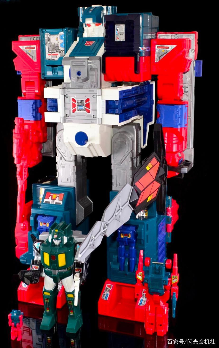 变形金刚动漫人物：日版剧情中汽车人旗舰级头领战士-巨无霸格兰