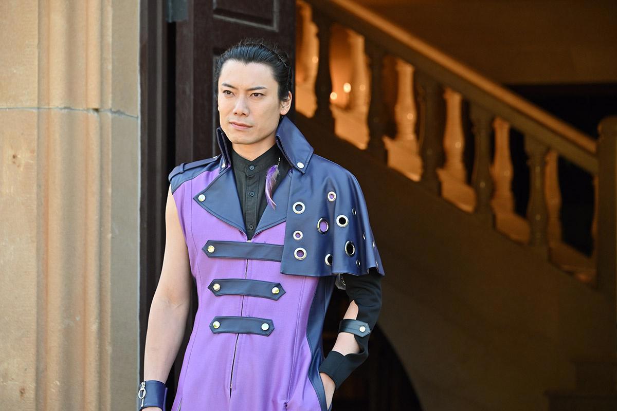 假面骑士时王42集中文：海东大树惨变劫时者，小魔王崇皇手表被抢