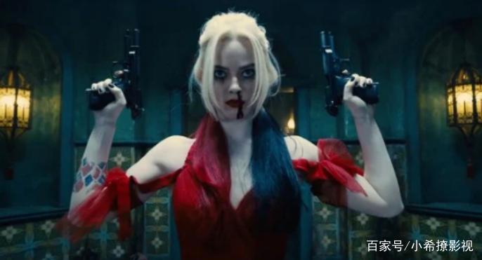 DC《自杀小队2》中，哈莉·奎茵右脸上标志性的文身，为何消失了？