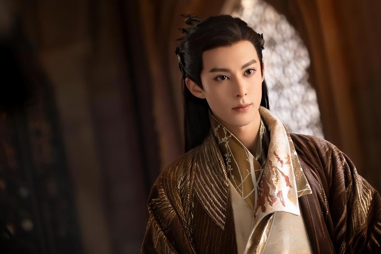 同部小说改编，《苍兰诀》剧版天天热搜，动漫版天天吃灰