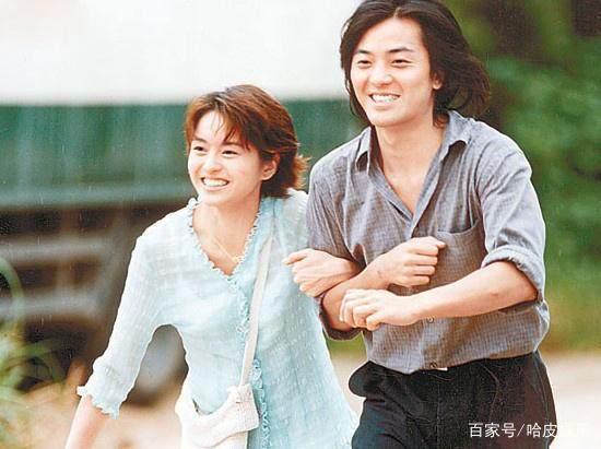 梁咏琪丈夫与女儿在演唱会上与她大秀恩爱，展现幸福女人模样！