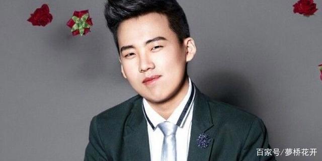 千玺双手接物，小凯不许找圈内女朋友，她留下阴影，明星家教真严