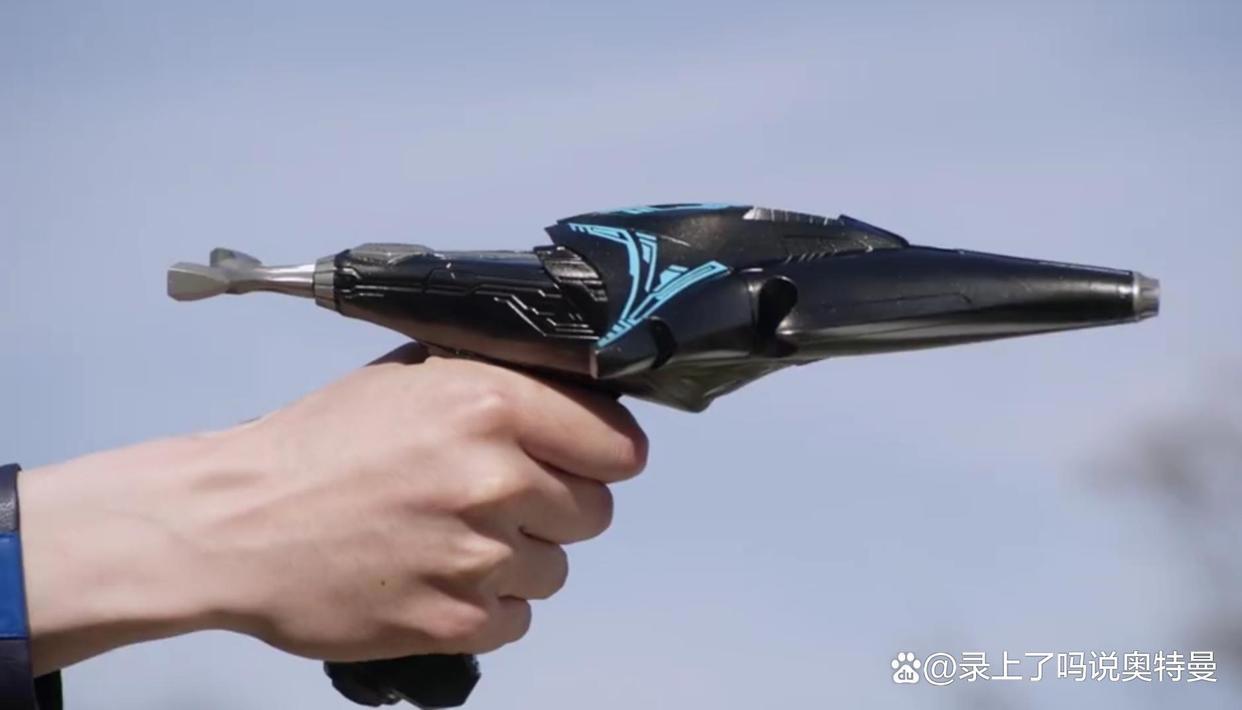 德凯奥特曼第十四话：朝影博士叛变之路开启，未来奏大救场