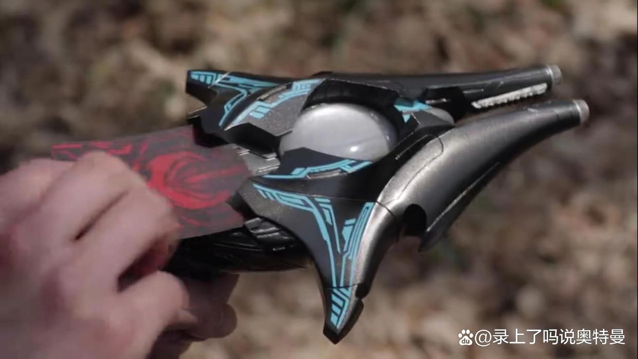 德凯奥特曼第十四话：朝影博士叛变之路开启，未来奏大救场