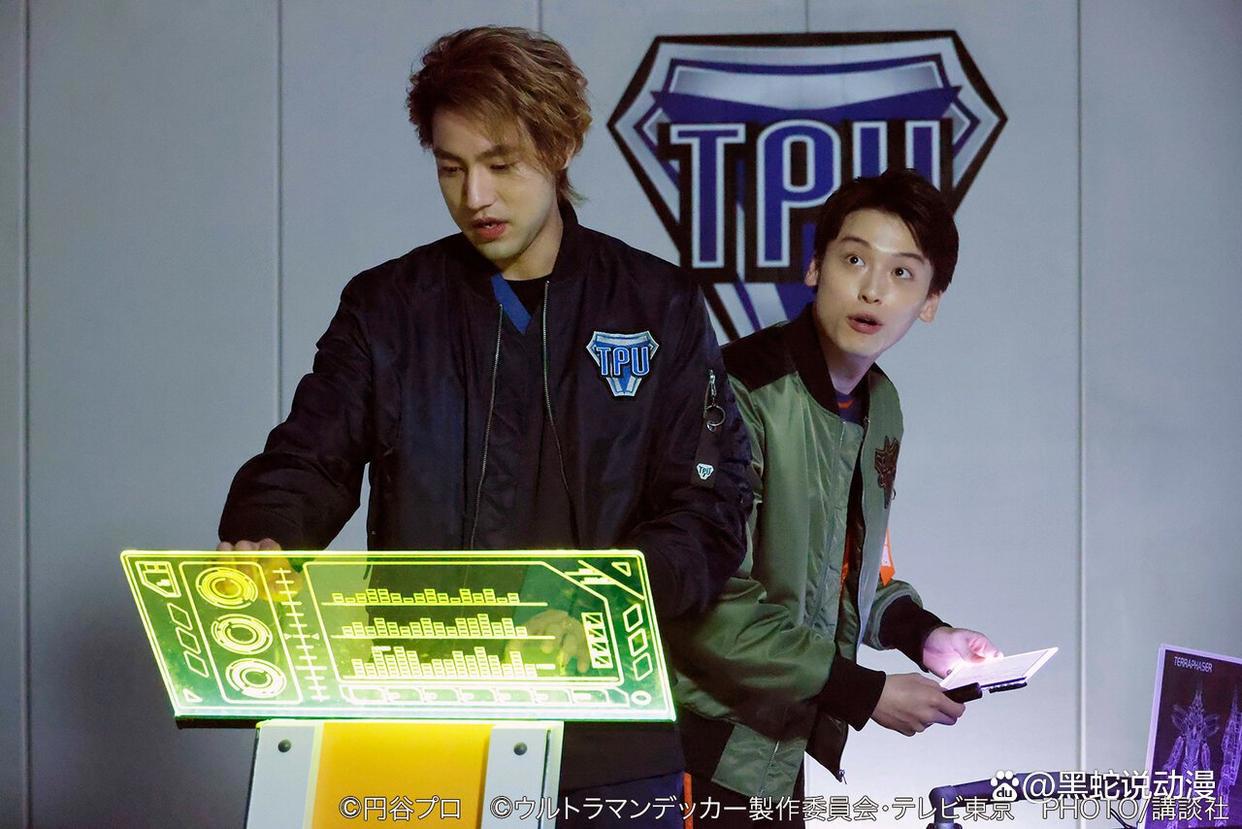 德凯奥特曼14话官方预览图自古对波左边输德凯可能变成新的猪