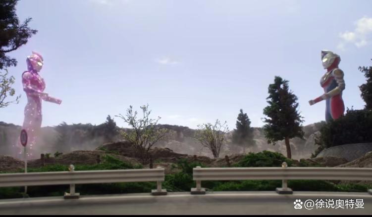 《德凯奥特曼》第7集：特利迦奥特曼使用斯菲亚力量，两巨人相遇