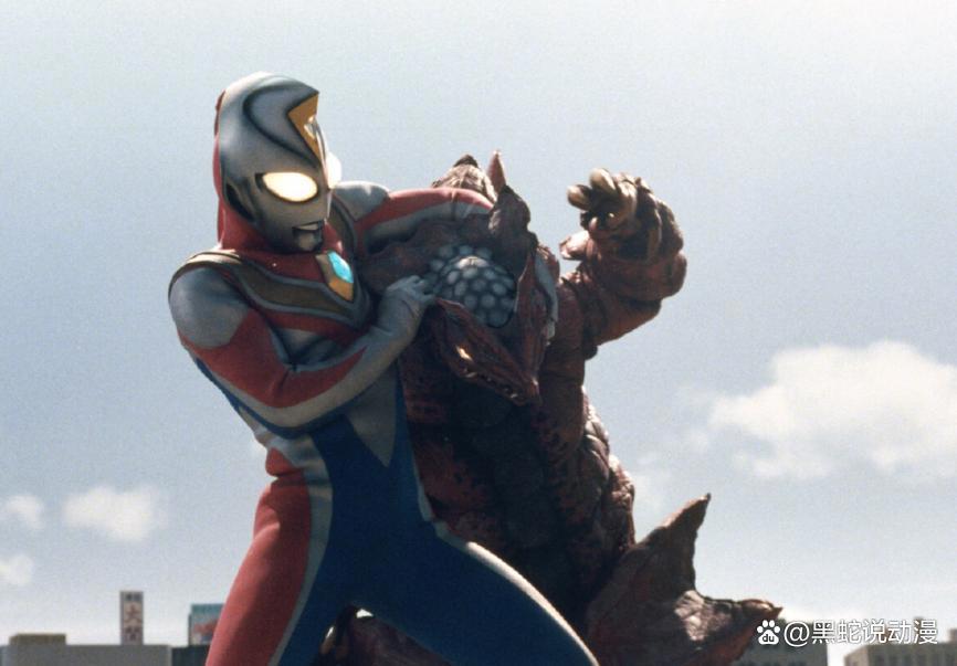 德凯奥特曼最终形态精强型公开变身假面骑士德凯的古加奥特曼