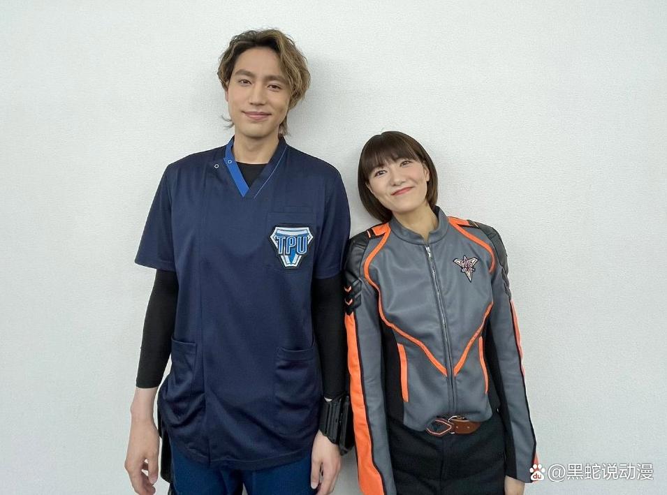 德凯奥特曼11话先行剧照闪亮型解决吃瘪问题蓝灯状态直接开大