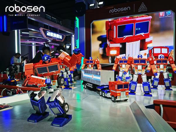 乐森机器人参展2022淘宝造物节巴斯光年多感官交互机器人全球线下首秀