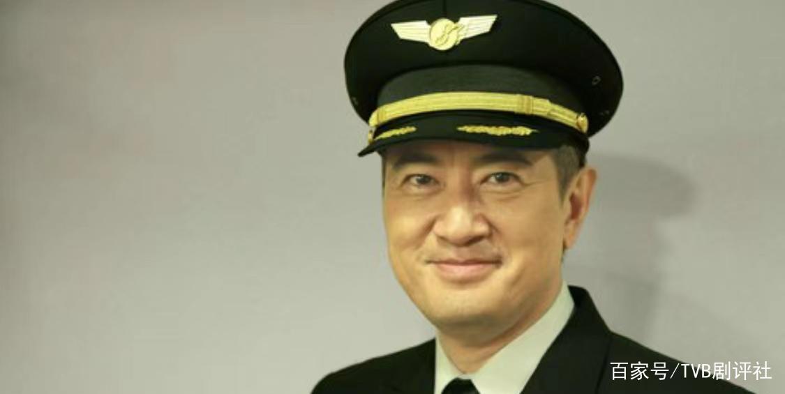 TVB熟面孔邓梓峰是人生赢家，新剧大赞新演员够活力