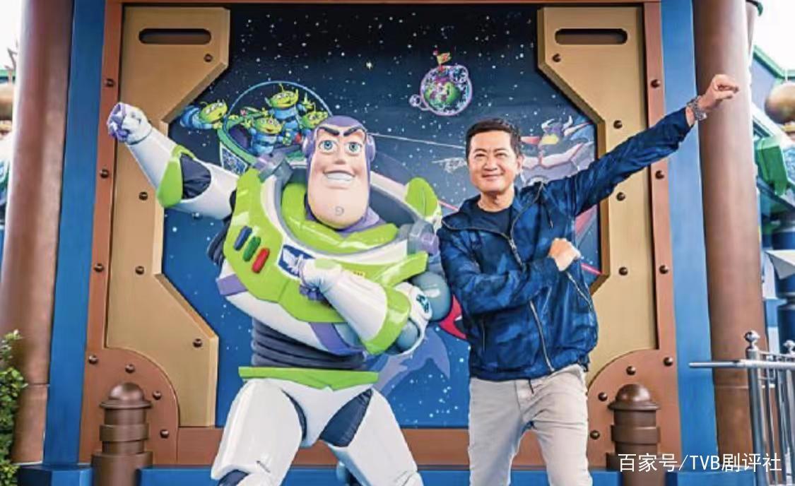 TVB熟面孔邓梓峰是人生赢家，新剧大赞新演员够活力