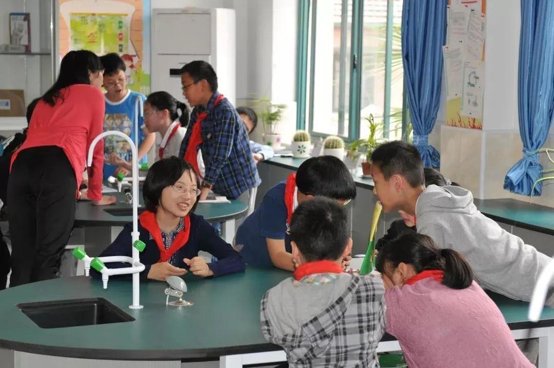 时光机|在上海这所学校，每个教室里都有三个口袋……
