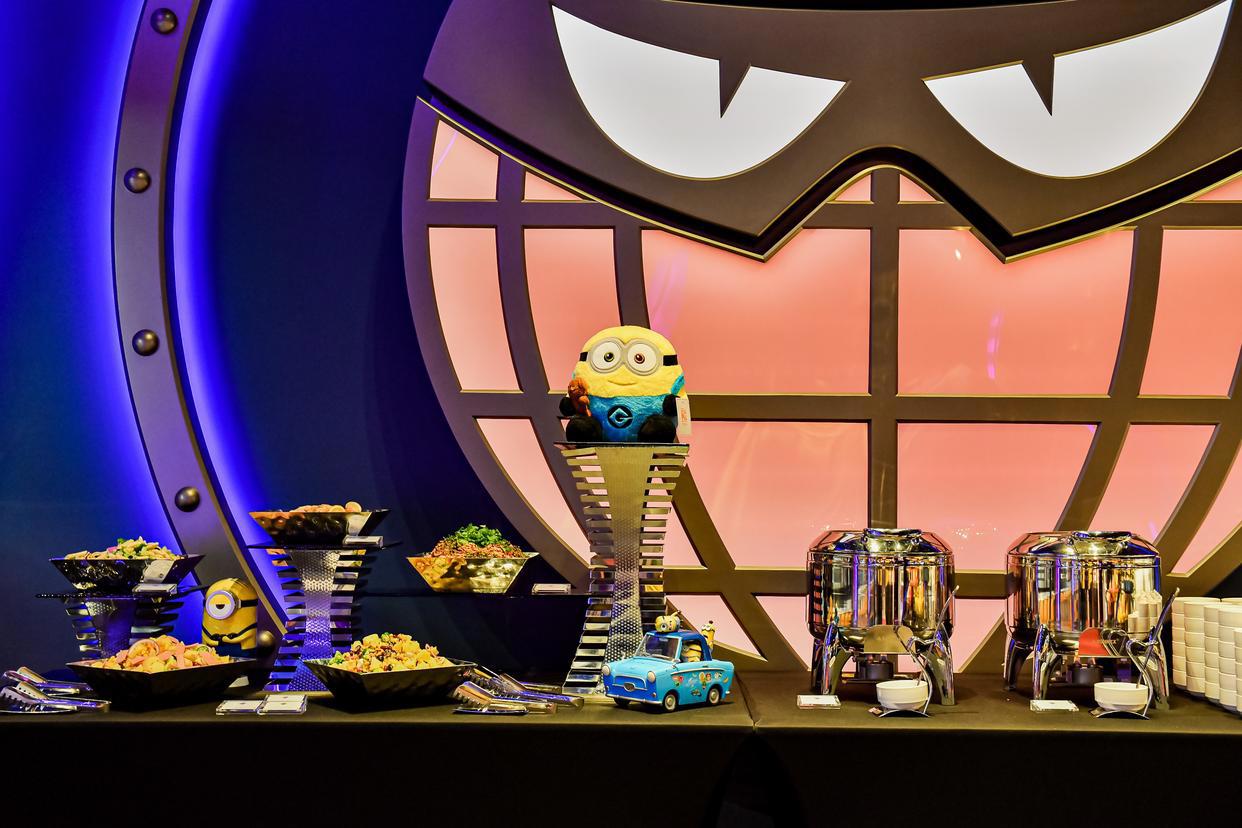 《小黄人大眼萌：神偷奶爸前传》在京首映欢闹奇趣夜笑成一团